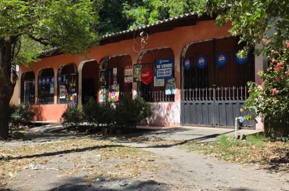 Solar y Casa. Aldea los Mangles, Municipio de Marcovia, Choluteca.